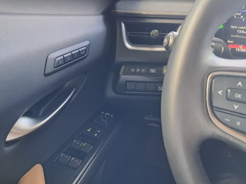 lexus ux 250h 2.0 vvt-i hybrid luxury cvt hibrido 4p automatico 202415
