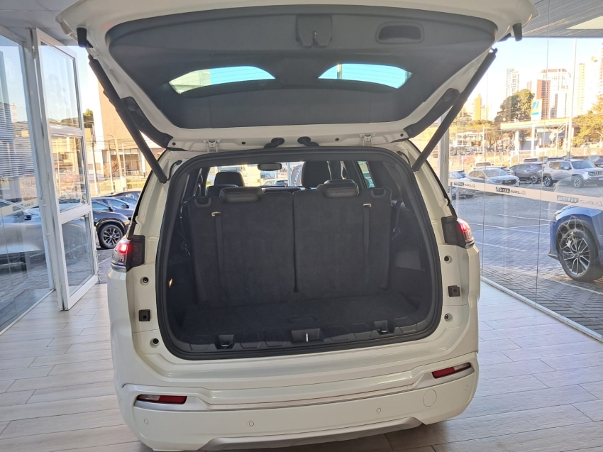 jeep commander 2.0 td380 turbo diesel overland at9 4p automatico 202226