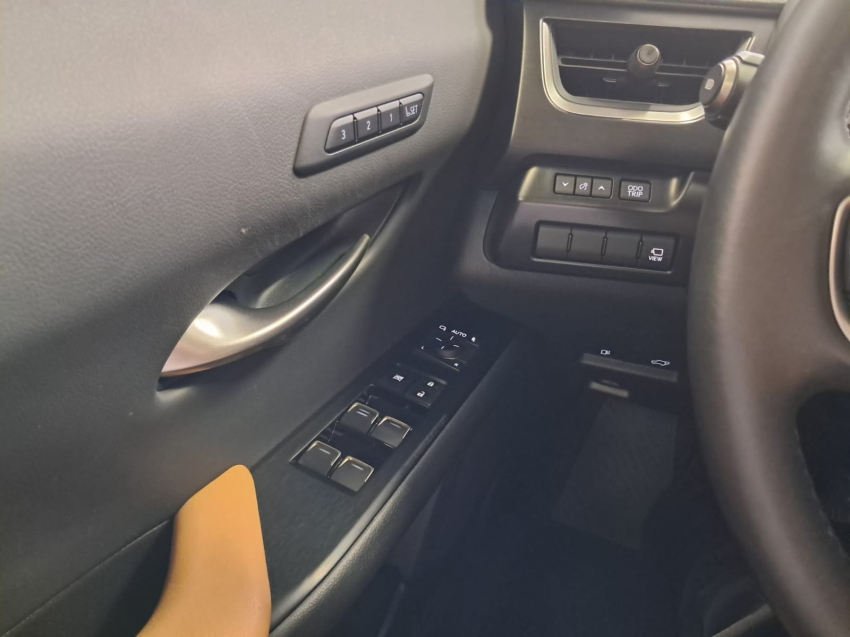 lexus ux 250h 2.0 vvt-i hybrid luxury cvt hibrido 4p automatico 202418