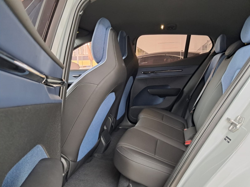 volvo ex30 69 kw eletrico core 2.0 4p automatico 20247