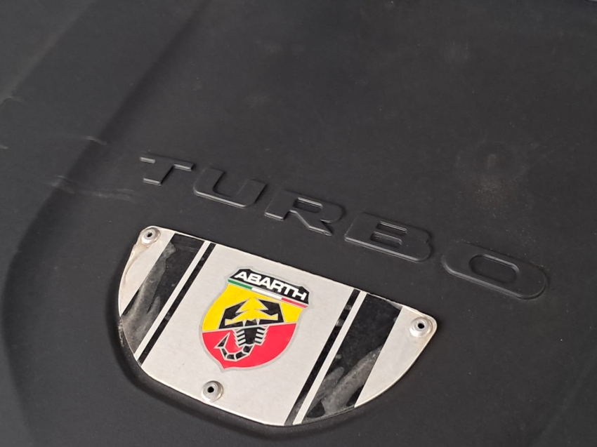 fiat fastback 1.3 turbo 270 flex abarth at6 4p automatico 202420