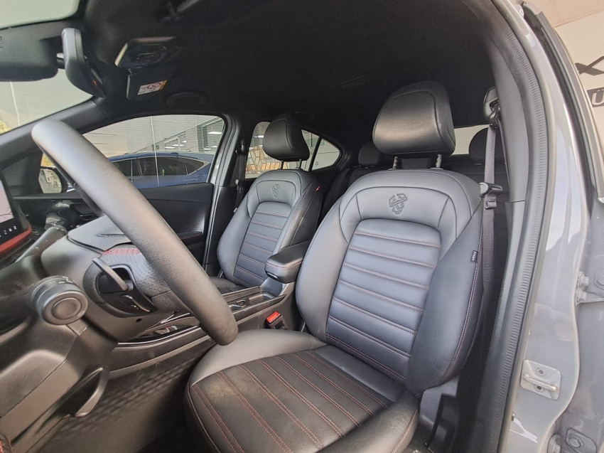 fiat fastback 1.3 turbo 270 flex abarth at6 4p automatico 202422