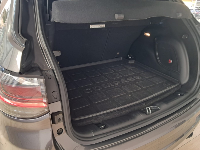 jeep compass 2.0 hurricane 4 turbo gasolina blackhawk at9 1.3 flex 4p automatico 202515