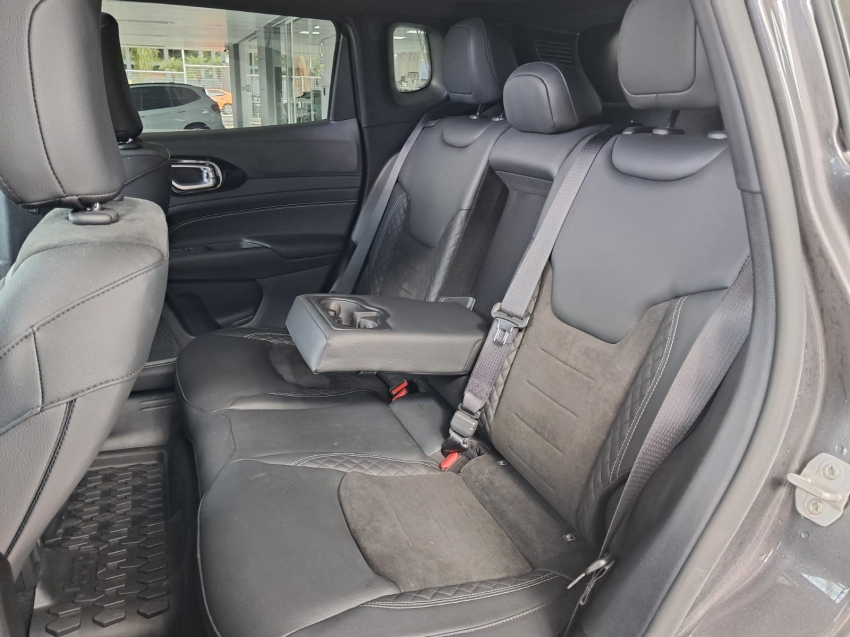jeep compass 2.0 hurricane 4 turbo gasolina blackhawk at9 1.3 flex 4p automatico 202520