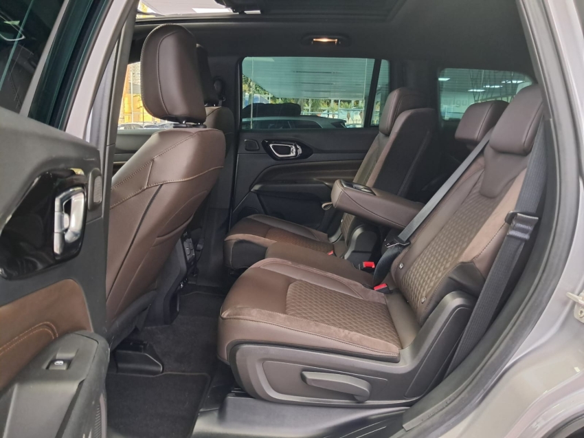 jeep commander 2.0 td380 turbo diesel overland at9 4p automatico 20257