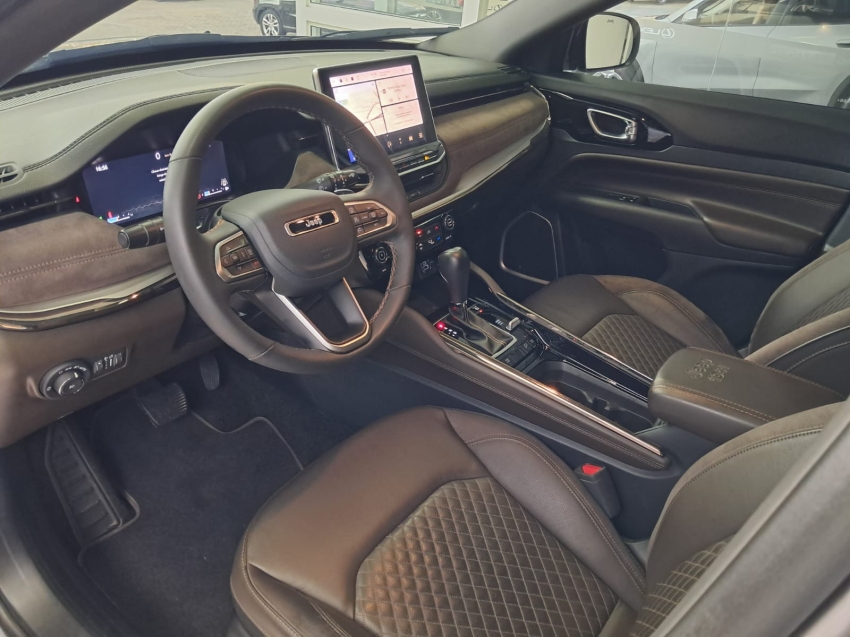 jeep commander 2.0 td380 turbo diesel overland at9 4p automatico 20259