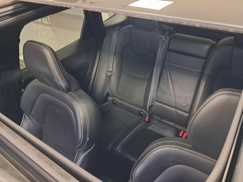 volvo xc60 2.0 t8 hybrid r-design awd geartronic hibrido 4p automatico 201919