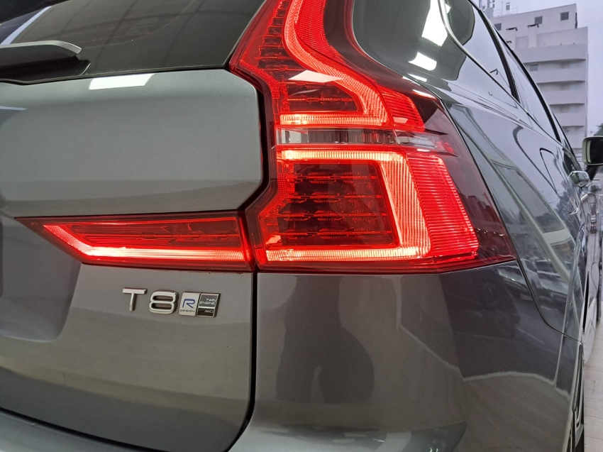 volvo xc60 2.0 t8 hybrid r-design awd geartronic hibrido 4p automatico 201915