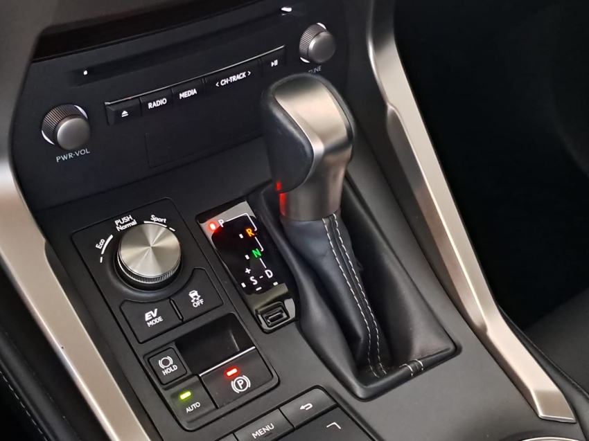lexus nx 300h 2.5 16v vvt-i hybrid dynamic cvt awd hibrido 4p automatico 201917