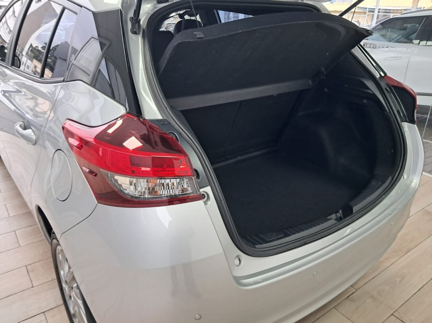 toyota yaris 1.5 16v flex xs connect multidrive 1.3 4p automatico 20238