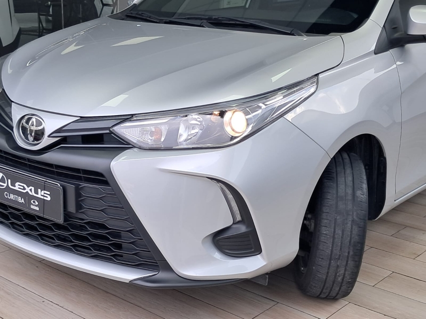 toyota yaris 1.5 16v flex xs connect multidrive 1.3 4p automatico 202316