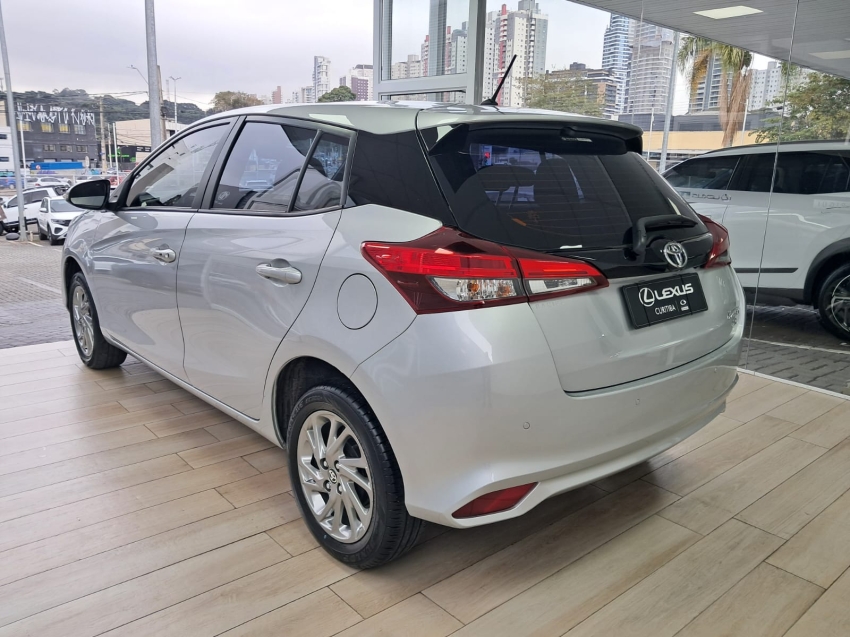 toyota yaris 1.5 16v flex xs connect multidrive 1.3 4p automatico 20233