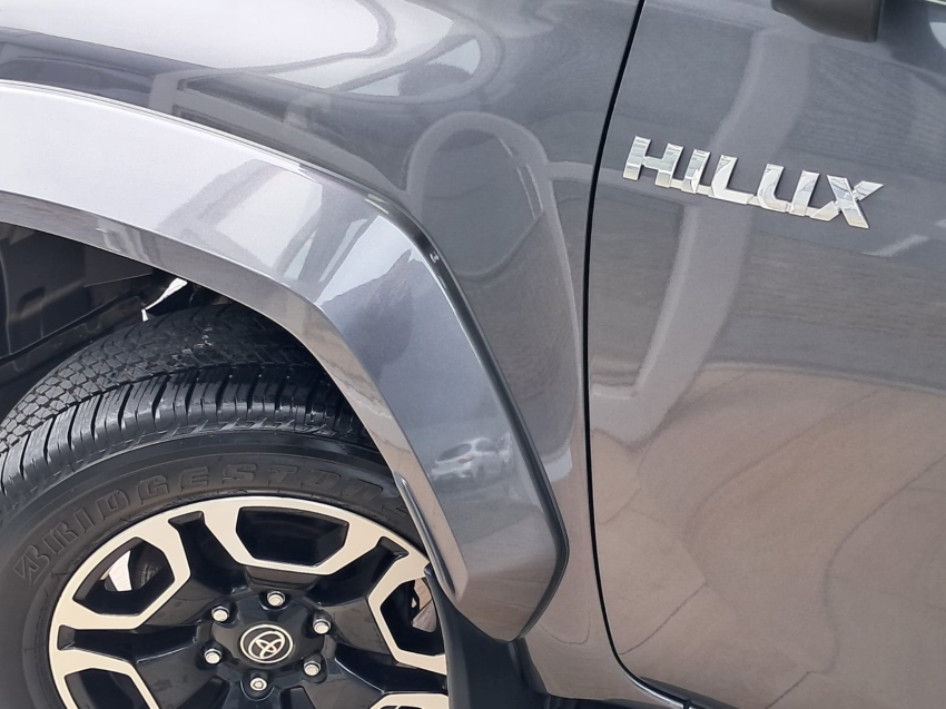 Toyota Hilux 2.8 D-4D Turbo Diesel Cd Srx Plus 4X4 Automatico 4P 2024 18