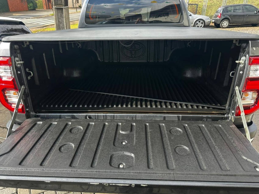 toyota hilux 2.8 d-4d turbo diesel cd srx plus 4x4 automatico 4p 202414