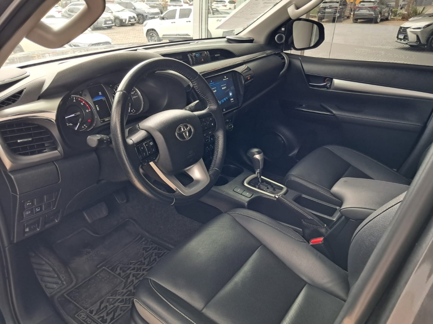 Toyota Hilux 2.8 D-4D Turbo Diesel Cd Srx Plus 4X4 Automatico 4P 2024 15