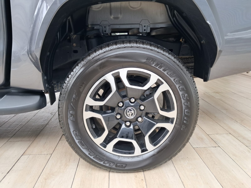 Toyota Hilux 2.8 D-4D Turbo Diesel Cd Srx Plus 4X4 Automatico 4P 2024 20