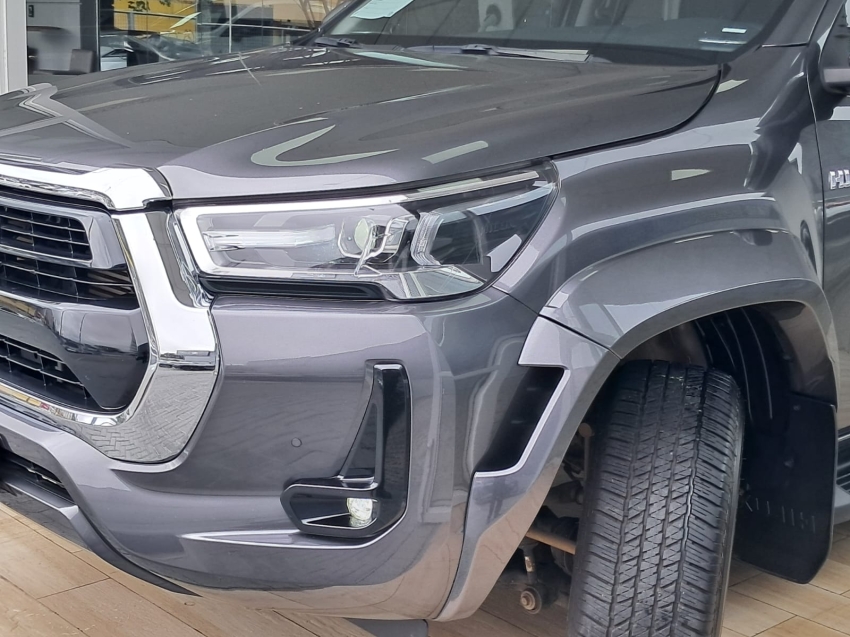 Toyota Hilux 2.8 D-4D Turbo Diesel Cd Srx Plus 4X4 Automatico 4P 2024 23