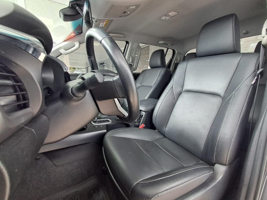 Toyota Hilux 2.8 D-4D Turbo Diesel Cd Srx Plus 4X4 Automatico 4P 2024 22