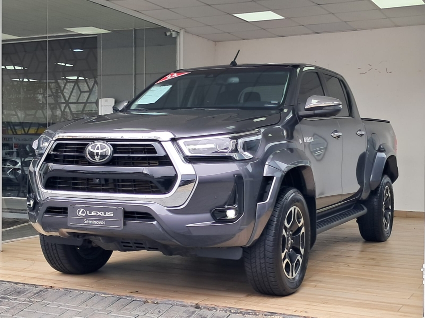 Toyota Hilux 2.8 D-4D Turbo Diesel Cd Srx Plus 4X4 Automatico 4P 2024 3