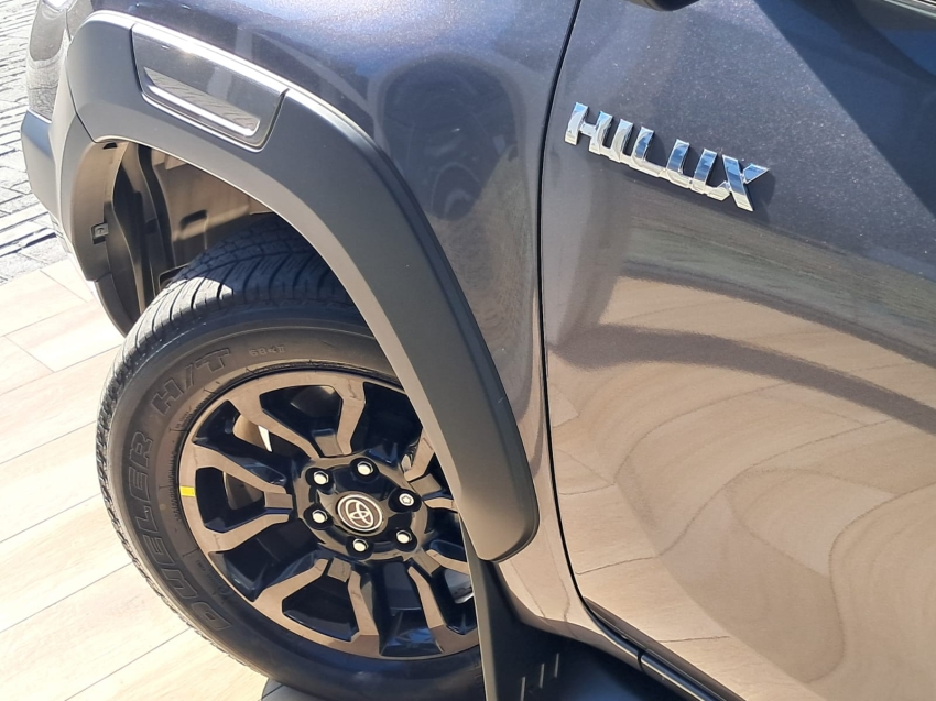 toyota hilux 2.8 d-4d turbo diesel cd conquest 4x4 automatico 4p 20236