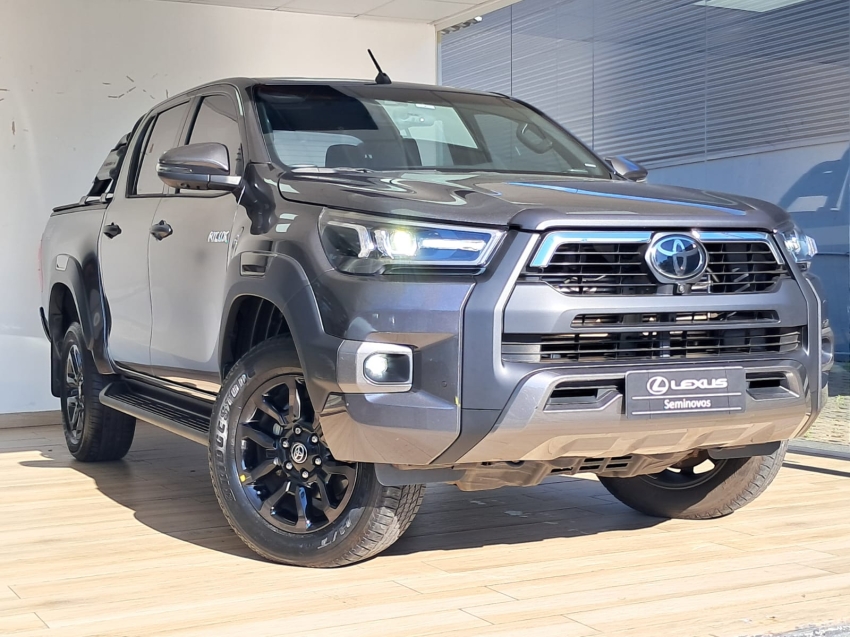 toyota hilux 2.8 d-4d turbo diesel cd conquest 4x4 automatico 4p 2023
