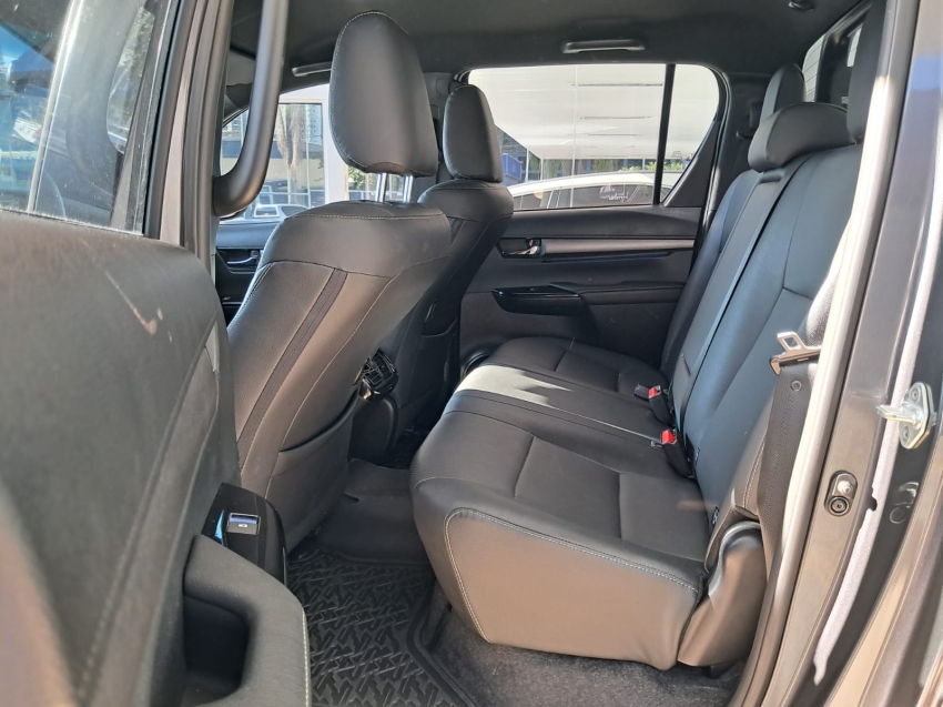 toyota hilux 2.8 d-4d turbo diesel cd conquest 4x4 automatico 4p 20238