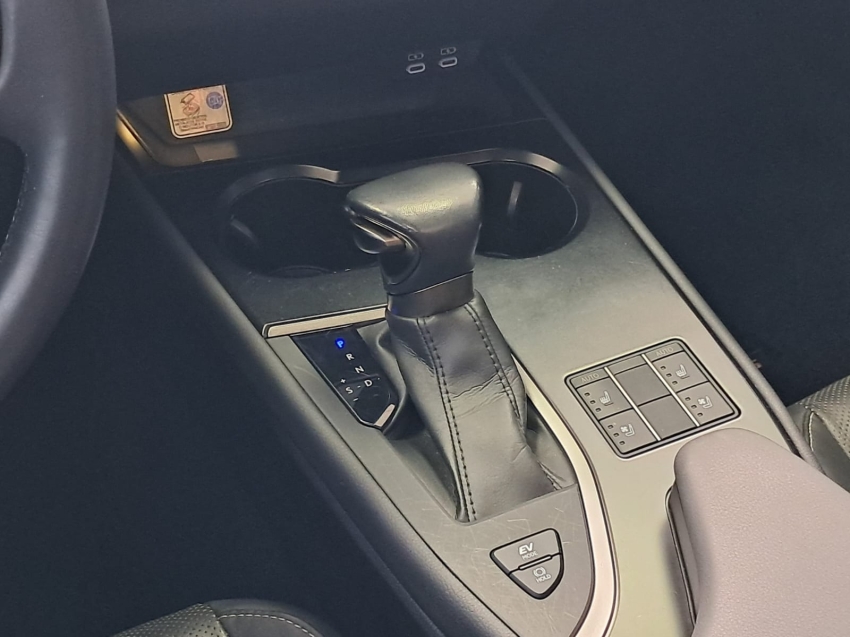 lexus ux 250h 2.0 vvt-i hybrid luxury cvt hibrido 4p automatico 202313