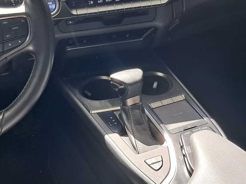 lexus ux 250h 2.0 vvt-i hybrid dynamic cvt hibrido 4p automatico 201913