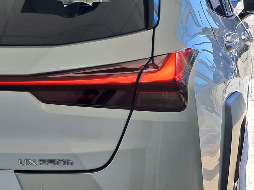 lexus ux 250h 2.0 vvt-i hybrid dynamic cvt hibrido 4p automatico 201920