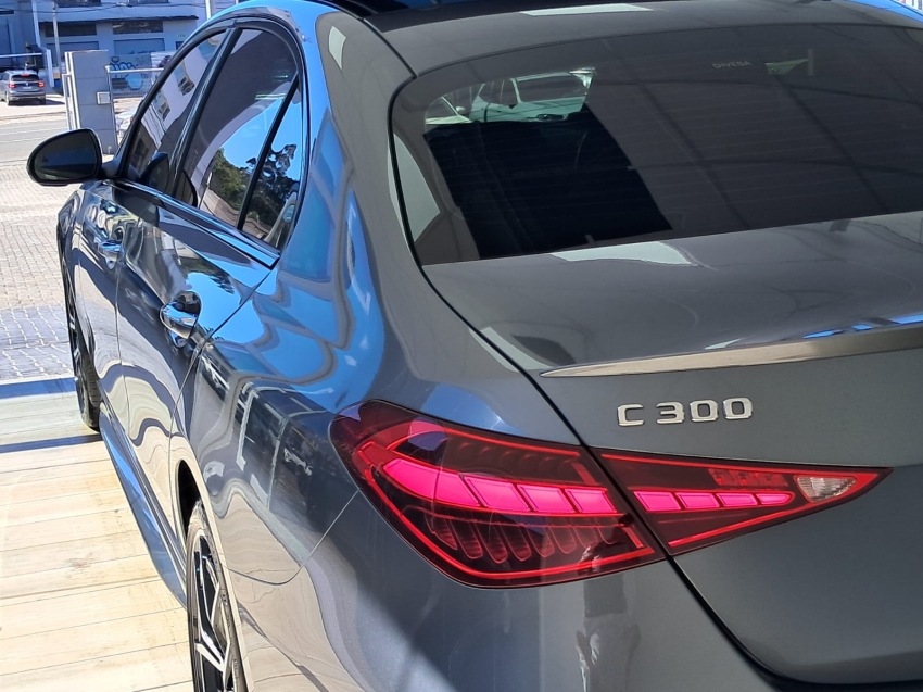 mercedes-benz c 300 2.0 eq boost hibrido amg line 9g-tronic 4p automatico 202424