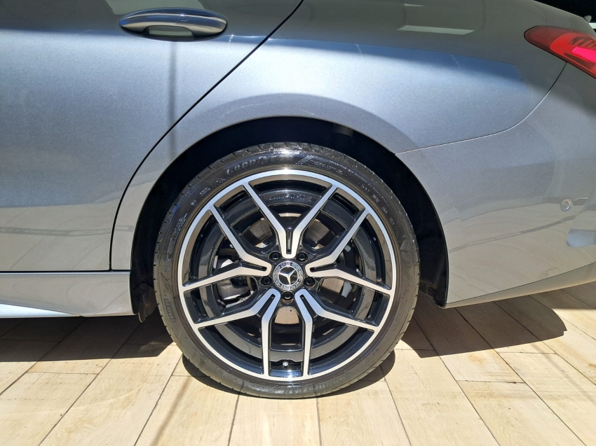 mercedes-benz c 300 2.0 eq boost hibrido amg line 9g-tronic 4p automatico 202425