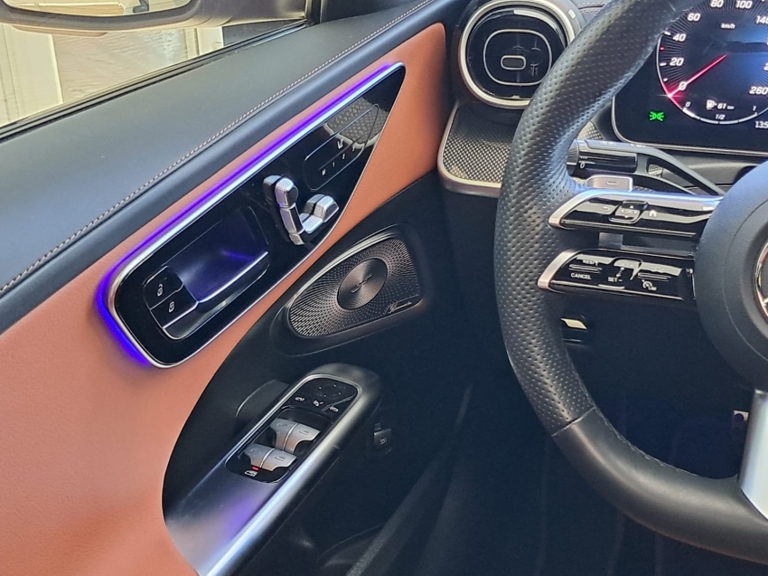 mercedes-benz c 300 2.0 eq boost hibrido amg line 9g-tronic 4p automatico 202414
