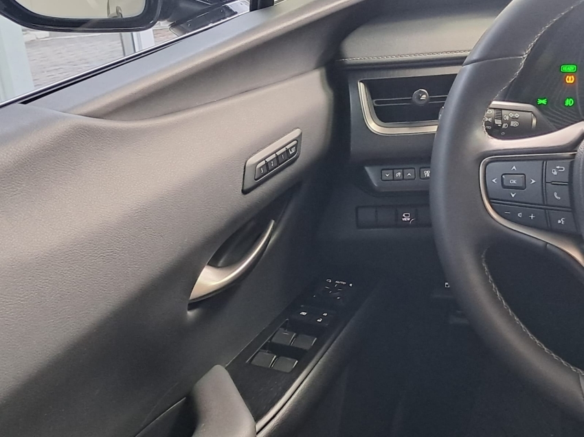 lexus ux 250h 2.0 vvt-i hybrid luxury cvt hibrido 4p automatico 202117