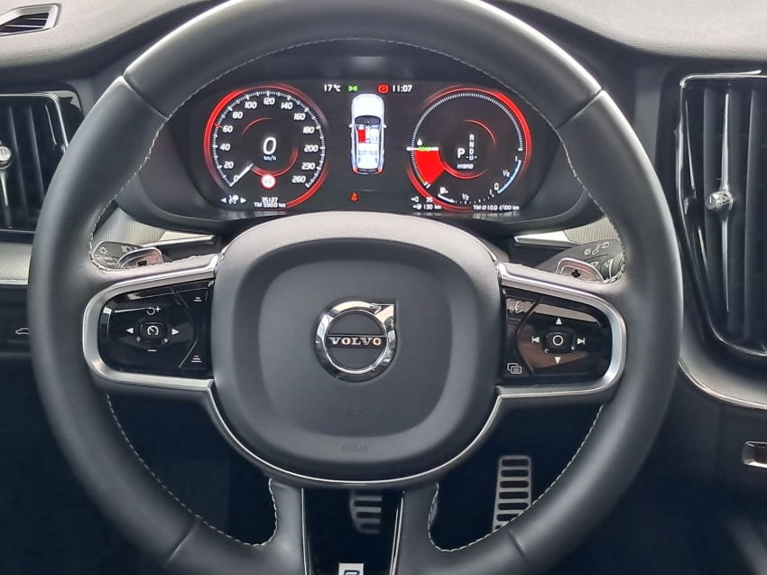 volvo xc60 2.0 t8 hybrid r-design awd geartronic hibrido 4p automatico 20209