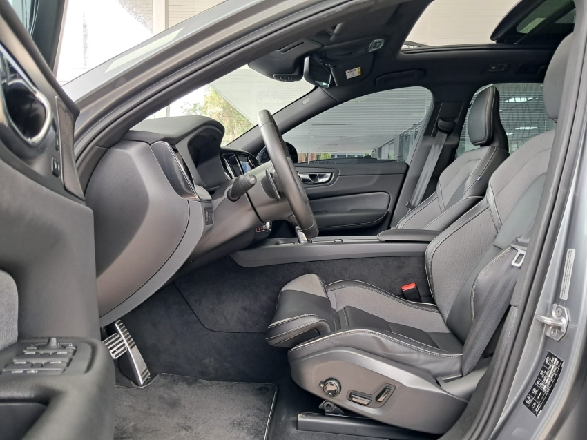 volvo xc60 2.0 t8 hybrid r-design awd geartronic hibrido 4p automatico 202023