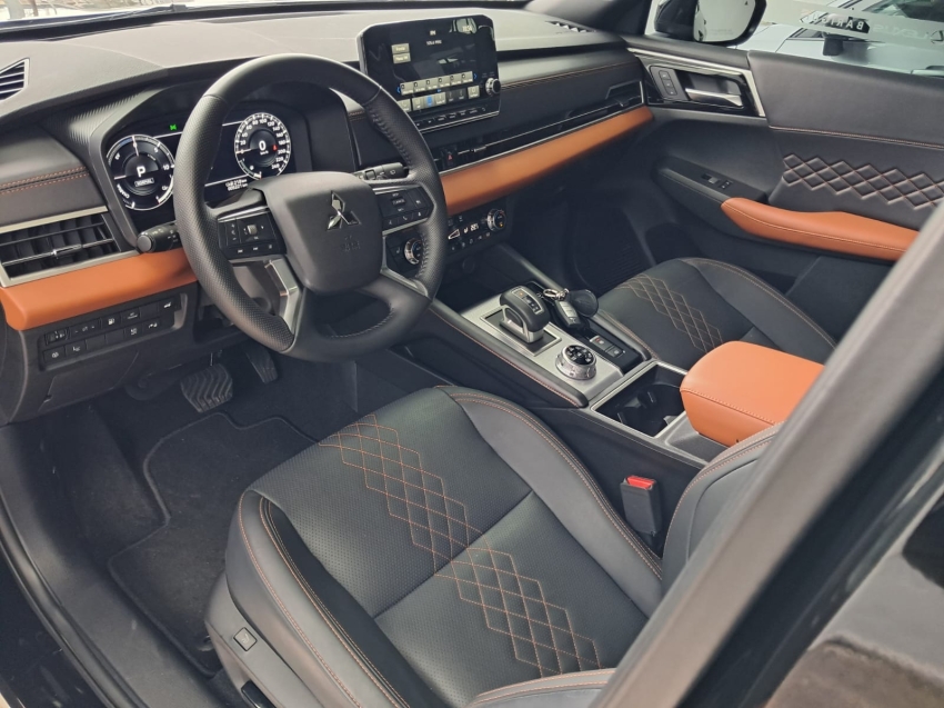 mitsubishi outlander 2.4 phev signature s-awc dht hibrido 4p automatico 202617