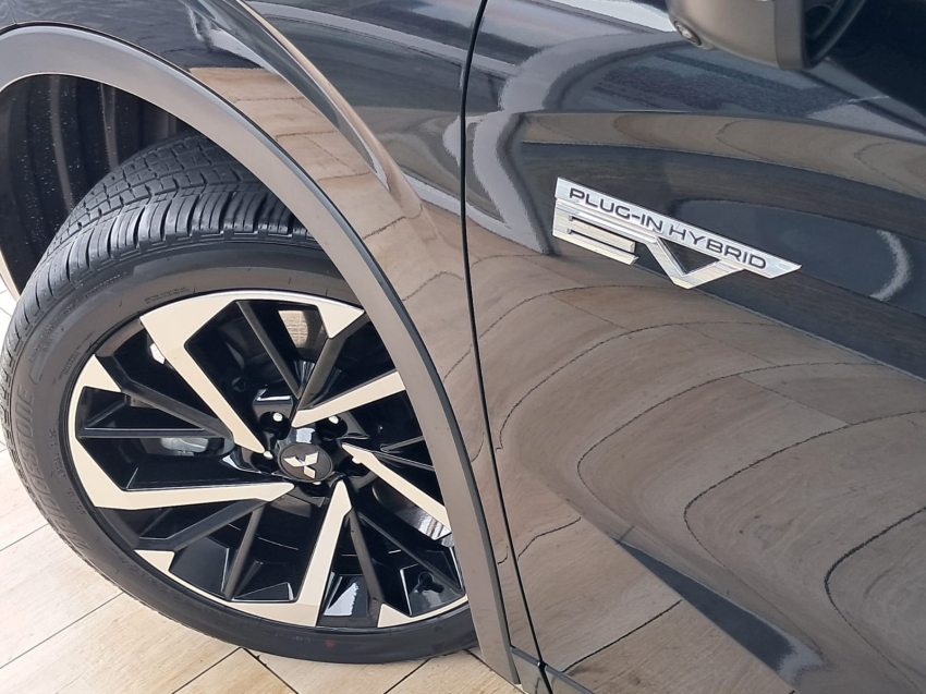 mitsubishi outlander 2.4 phev signature s-awc dht hibrido 4p automatico 202626