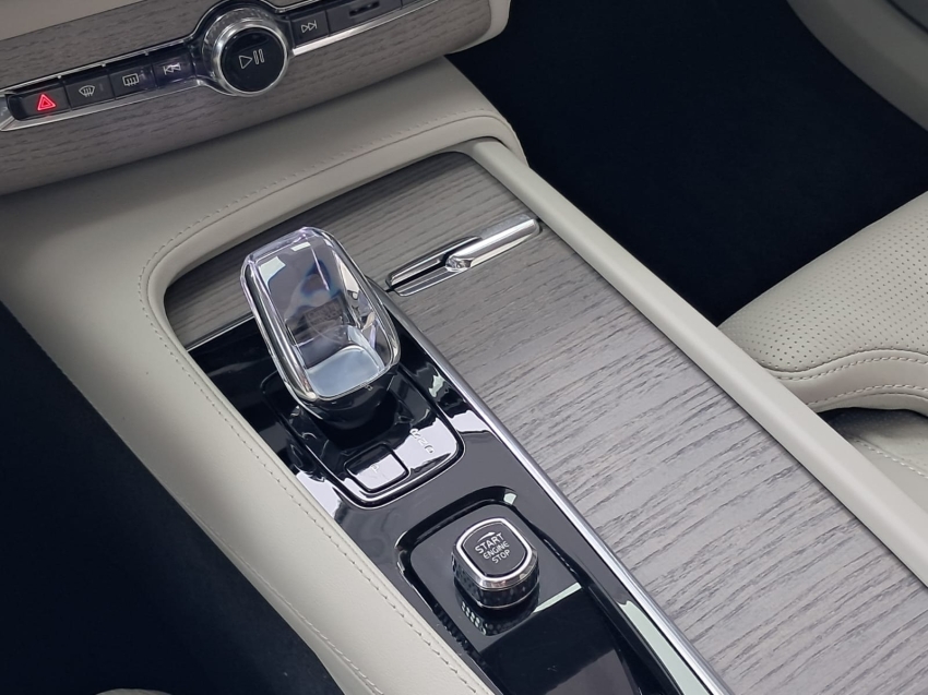 volvo xc90 2.0 t8 recharge ultimate awd geartronic hibrido 4p automatico 202421