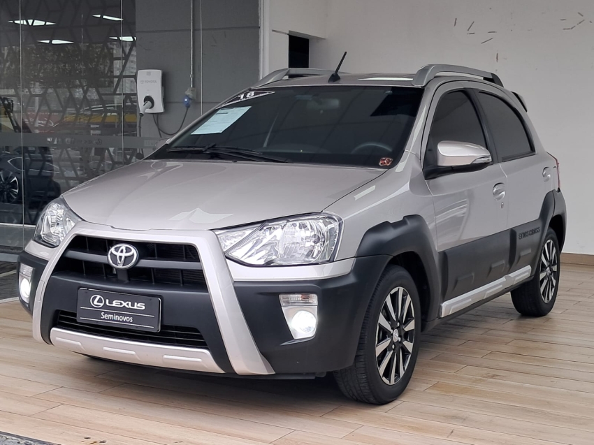 toyota etios cross 1.5 16v flex 4p automatico 20182