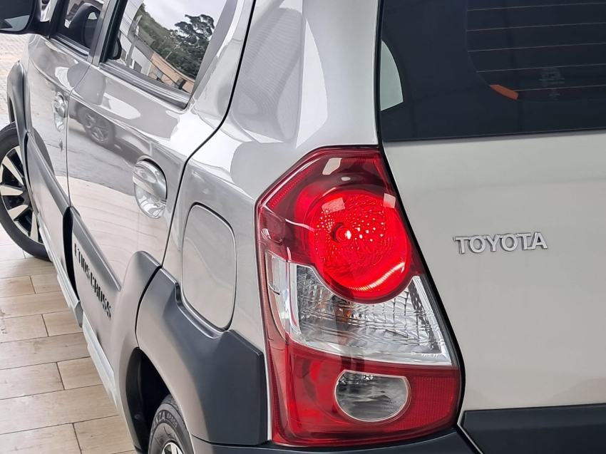 toyota etios cross 1.5 16v flex 4p automatico 201818