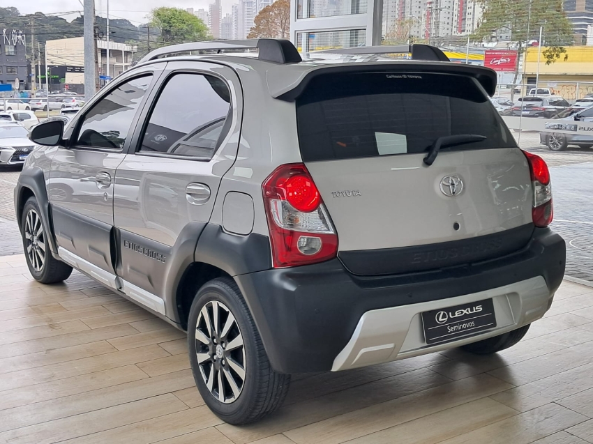 toyota etios cross 1.5 16v flex 4p automatico 20183