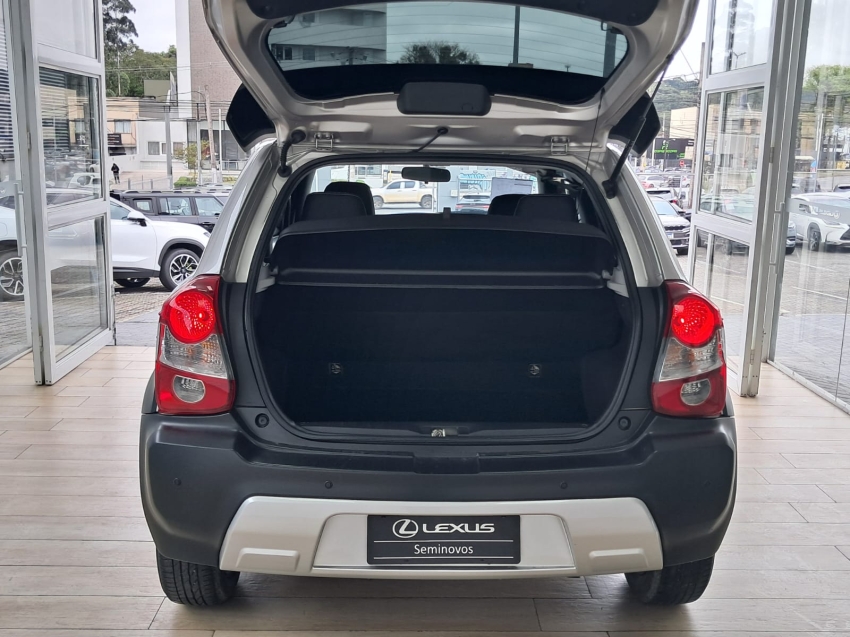 toyota etios cross 1.5 16v flex 4p automatico 201819