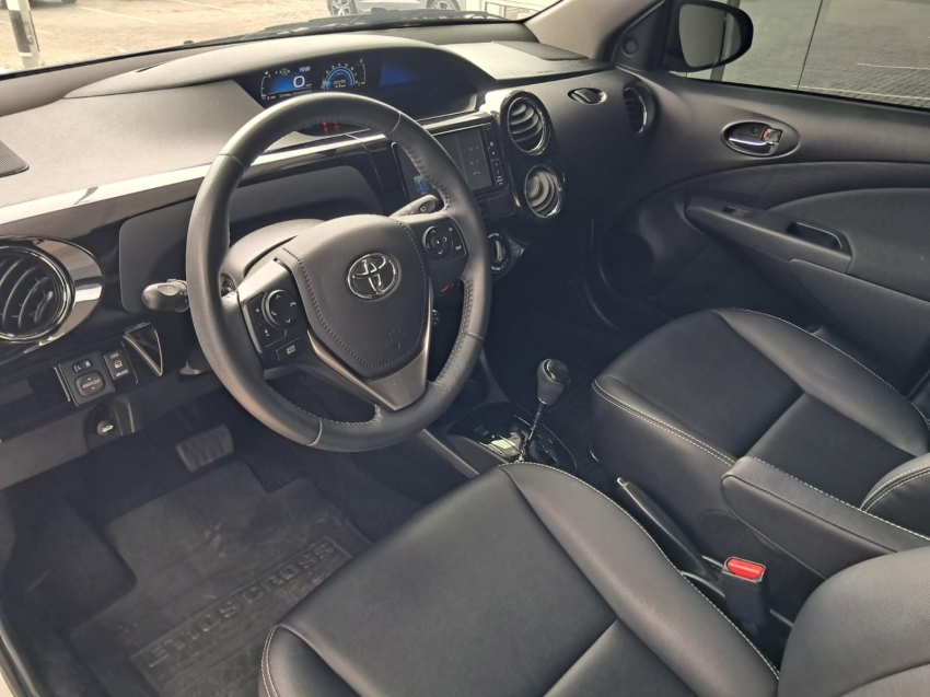 toyota etios cross 1.5 16v flex 4p automatico 201812