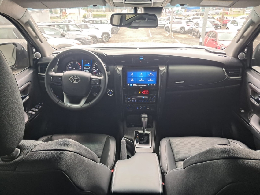 toyota hilux sw4 2.8 d-4d turbo diesel srx 7l 4x4 automatico 4p 202418