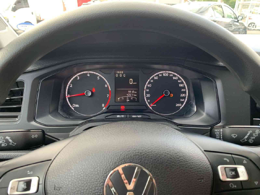 polo track 1.0 12v  manual 2023/24