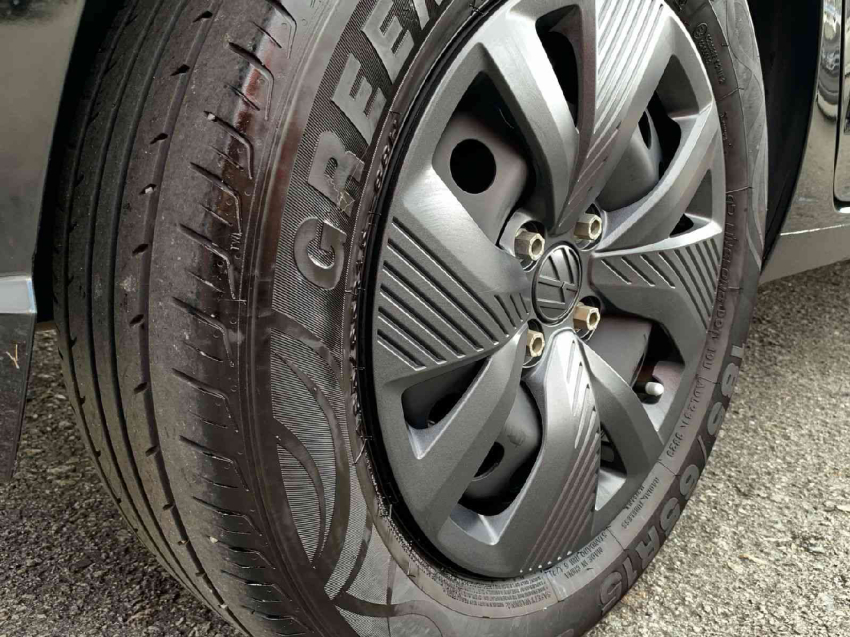 polo track 1.0 12v  manual 2023/24