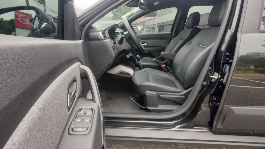 duster iconic 1.3 16v tce cvt x-tronic 2023/24