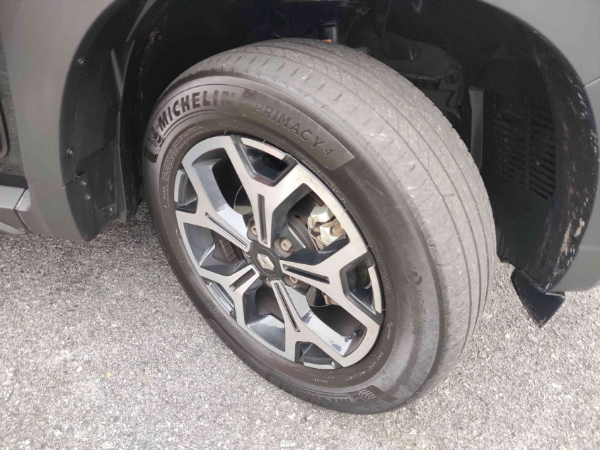 duster iconic 1.3 16v tce cvt x-tronic 2023/24