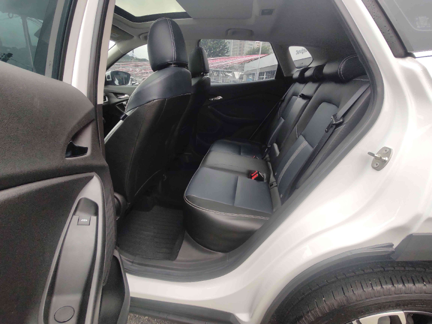 tracker premier 1.2 turbo 12v at6 automatico 2023/24