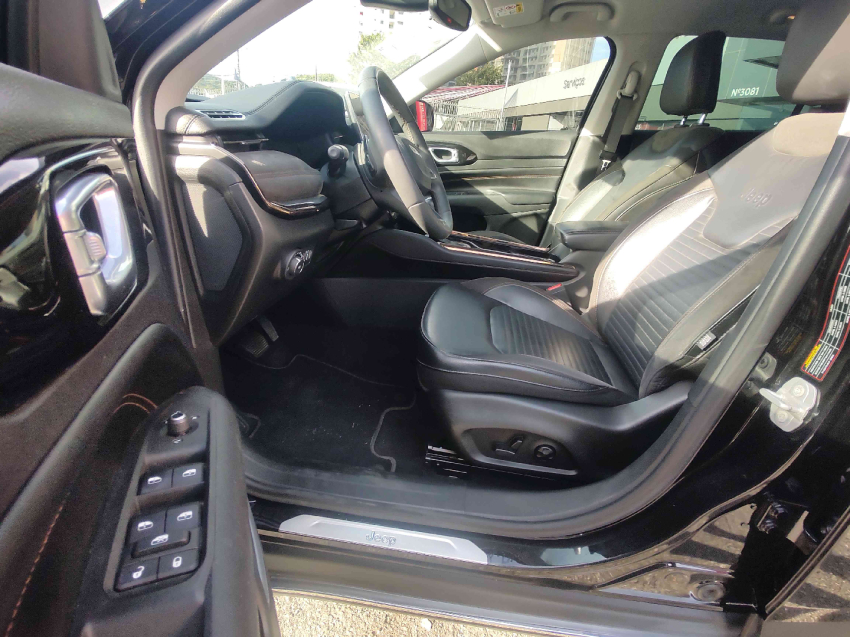 commander limited t270 4x2 1.3 at  flex automatico 2022/22